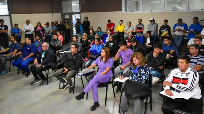 Reunión con delegados y entrenadores de los “Evita 2022”