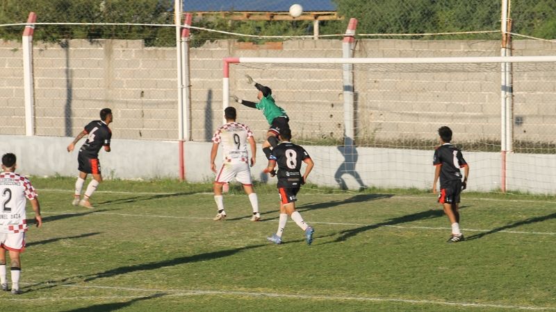Goleadas de Coronel Daza y Obreros por el Clausura chacarero