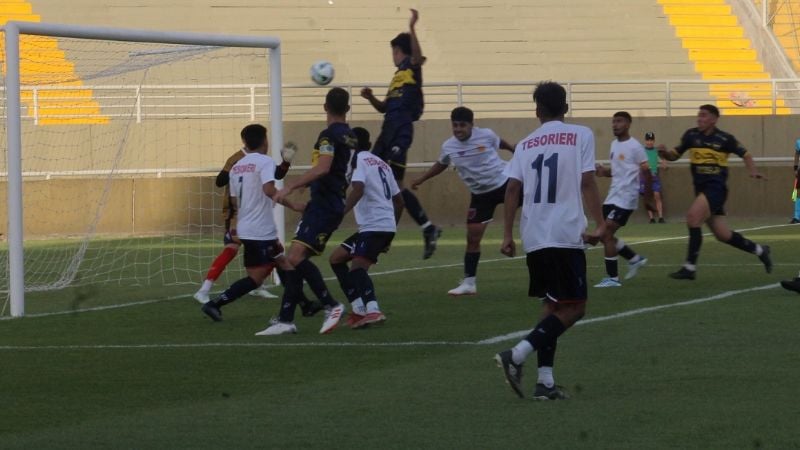 Policial “bombardeó” a goles al “alemán”: 5 a 1