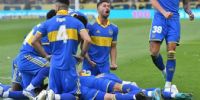 LOS JUGADORES de Boca celebran la obtención del título con el pitazo final.