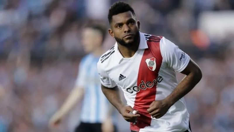 River venció a Racing y ayudó a la consagración de Boca