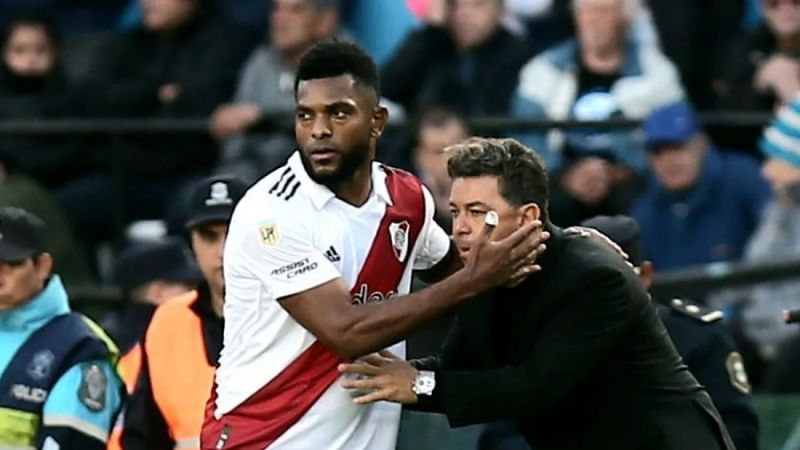 River venció a Racing y ayudó a la consagración de Boca