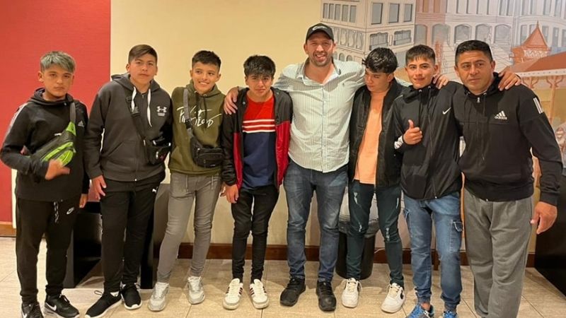 El secretario de Deportes con la delegación catamarqueña