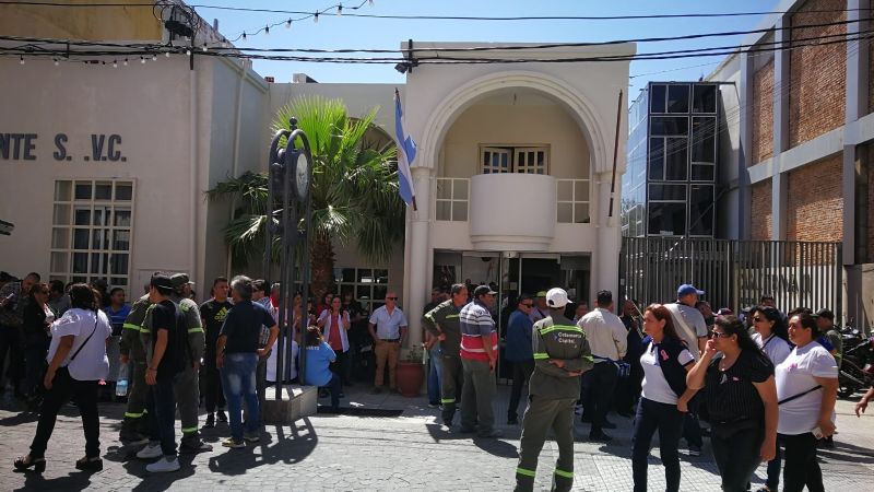 Municipales reclaman un premio por 40 años de servicio