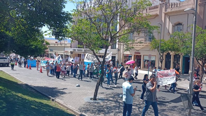 Masiva marcha de la salud