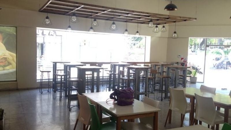 Allanaron un gimnasio, un bar, un edificio, un country, un frigorífico