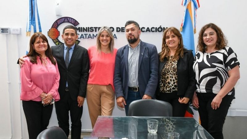 Analizan traspaso de la Escuela Municipal de Santa María a la órbita provincial