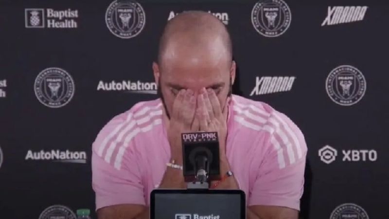 Gonzalo Higuaín anunció su retiro del fútbol profesional