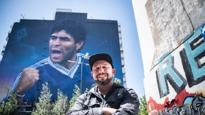 Homenaje a Maradona, con el mural "más grande" en su cumpleaños