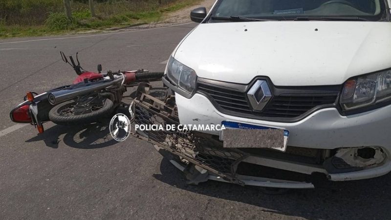 Un auto y una moto protagonizaron un siniestro vial