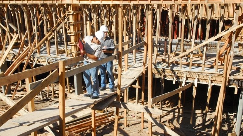 La actividad industrial creció 7,6% durante agosto y la construcción 7,3%