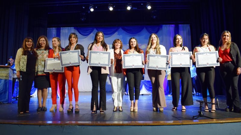 189 nuevos profesionales del IES “Gdor. José Cubas” recibieron su título de grado