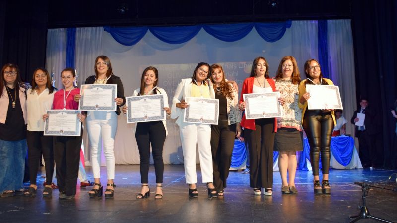 189 nuevos profesionales del IES “Gdor. José Cubas” recibieron su título de grado