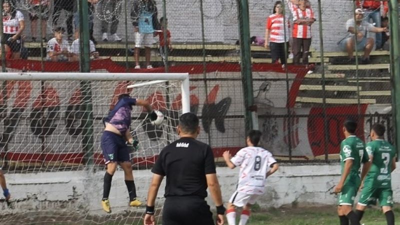 Primer triunfo de Villa Cubas; Estudiantes, líder