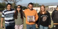 RECONOCIMIENTO al intendente de Paclín, Eduardo Menecier y ala senadora Virginia del Arco por el apoyo al torneo del Fútbol Femenino chacarero.