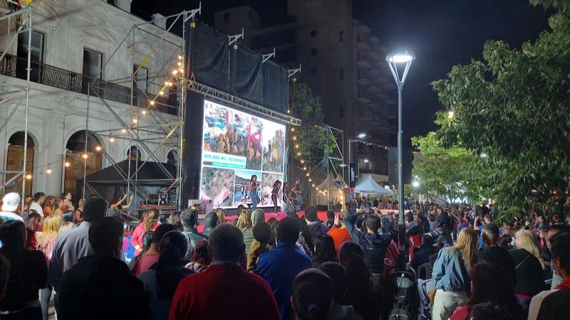 Con una gran convocatoria, se vivió a pleno “la Noche de los Paseos, especial turismo”