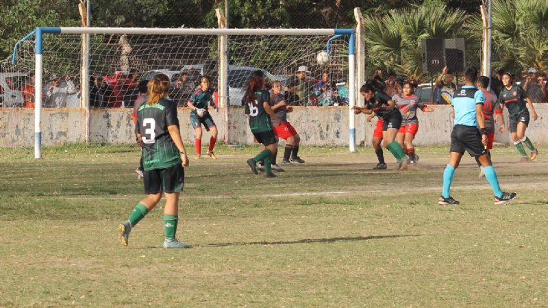 Los Sureños campeón del Fútbol Femenino chacarero