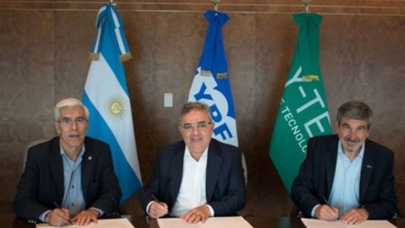 Nuevo acuerdo entre Catamarca e YPF para industrialización del Litio