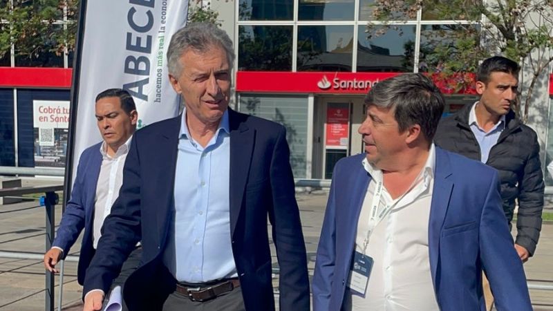 El catamarqueño Cesarini, junto a Macri