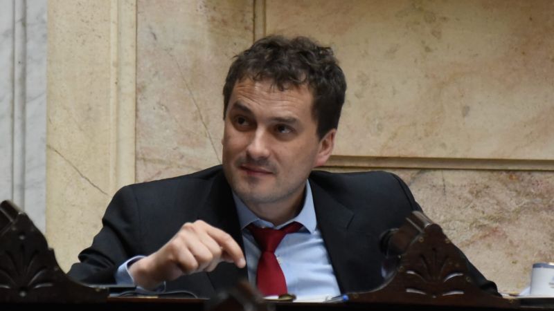 Monti “Miles de trabajadores de Salud deberían estar exentos del impuesto”