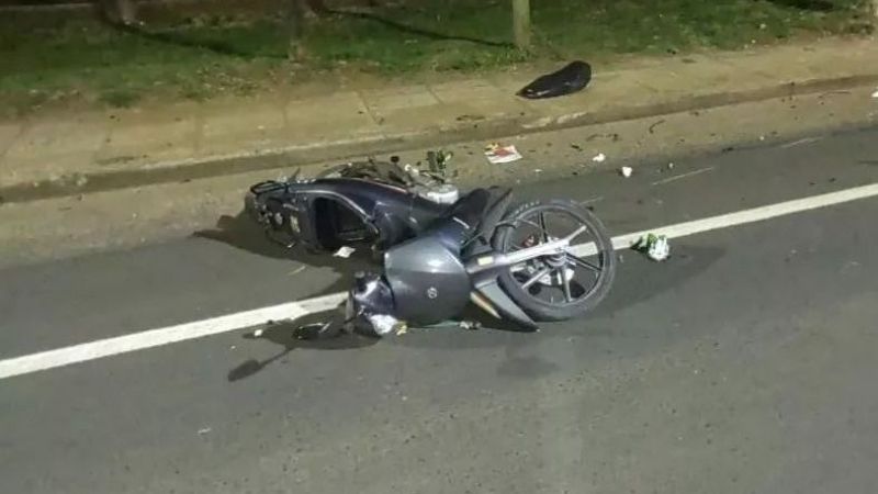 Una joven lesionada tras caer de su moto en un accidente vial