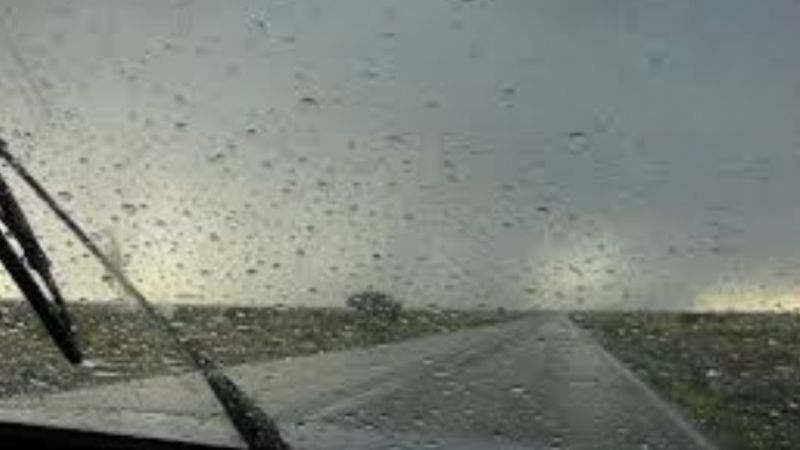 Por lluvia y granizo, transitar con precaución por RN 64