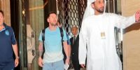 MESSI al arribar hoy a la concentración argentina en Abu Dhabi.

