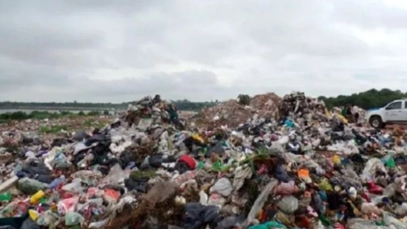 Niño murió atropellado por un camión recolector mientras buscaba comida en un basural