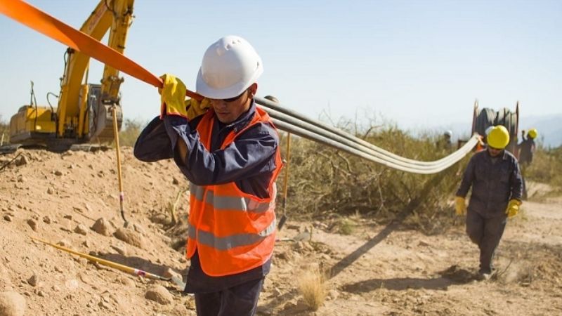 Extensión de fibra óptica en el tramo Villa Mazán-Andalgalá