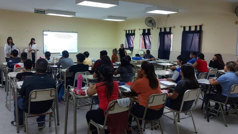 La Escuela Secundaria Nº 5 recibió cocina industrial para la Formación Profesional de Gastronomía