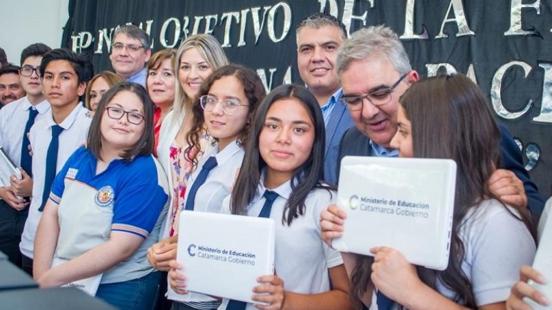 El Gobernador destacó el efecto positivo de la minería en la obra pública