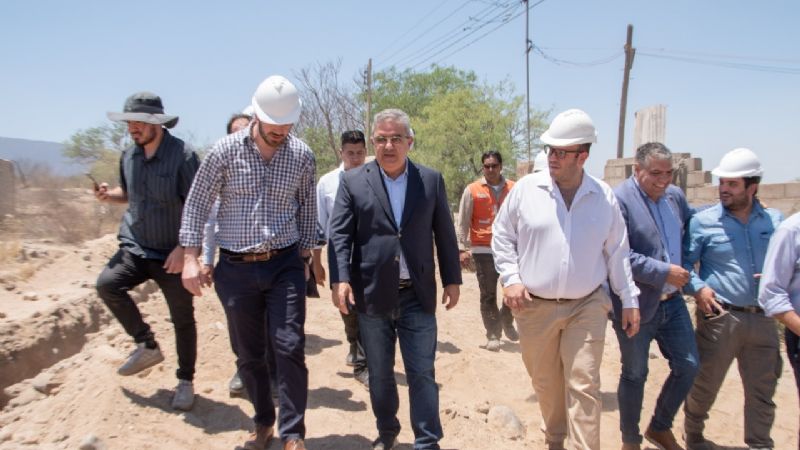 Jalil recorrió obra de agua potable en Andalgalá