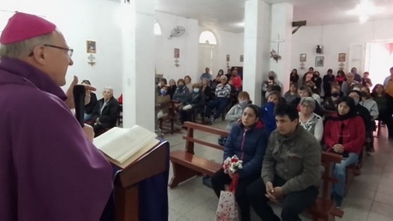 El obispo celebró la Misa por los fieles difuntos en el cementerio