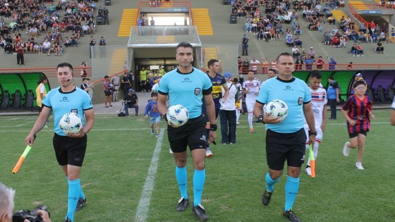 Díaz en "Tesho"-"Santo" y E. Agüero para San Martín-El Alto