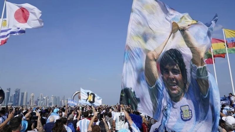 Banderas, bombos y el “Tula” en el banderazo argentino en Doha