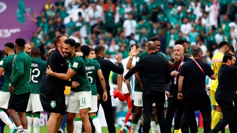 El rey de Arabia Saudita decretó feriado para festejar