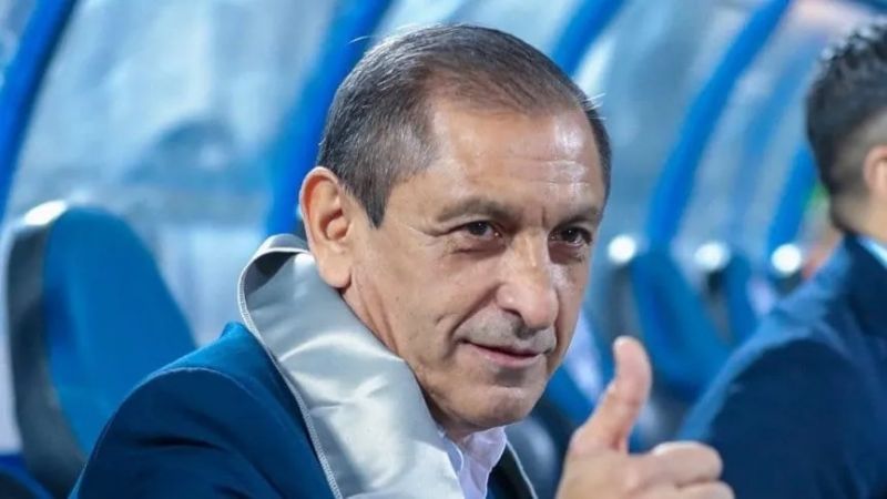 Ramón Díaz dirige a 9 de los 11 titulares en Arabia Saudita