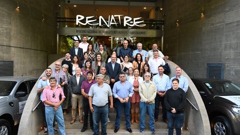 RENATRE entregó camionetas 4x4