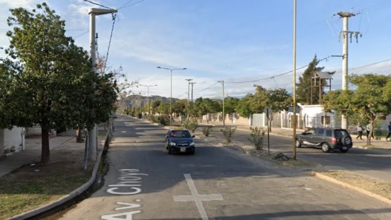 Amenazó con un hacha a transeúntes