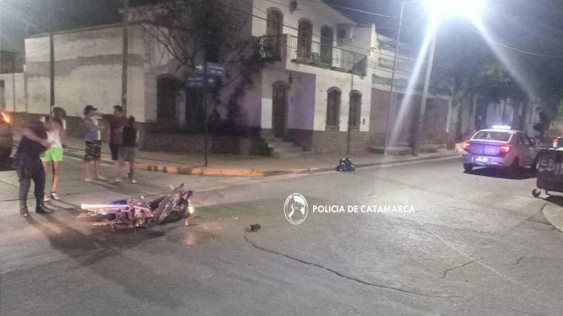 Un menor conducía una moto y chocó