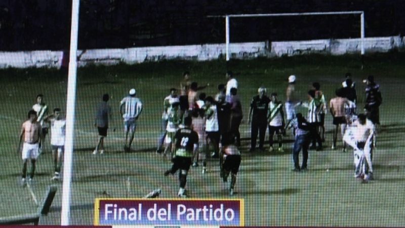 En medio de bochornoso final, Defensores se fue festejando