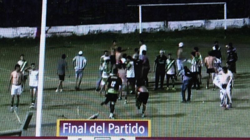 En medio de bochornoso final, Defensores se fue festejando