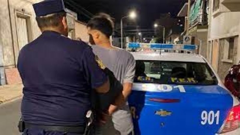 Detenido en pleno centro, tras intentar abrir un auto