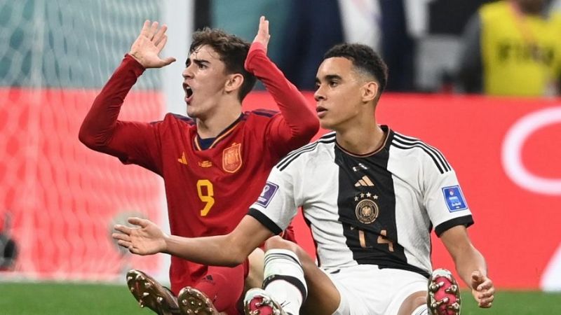 España y Alemania definen su futuro en el Mundial