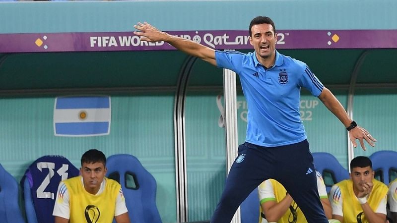 Scaloni, feliz por la clasificación; pero enojado por jugar el sábado
