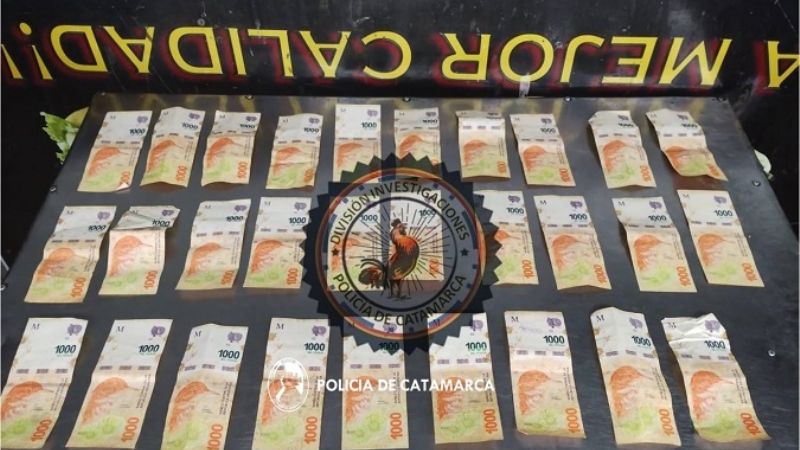 Recuperan dinero, secuestran una moto y arrestan a un hombre