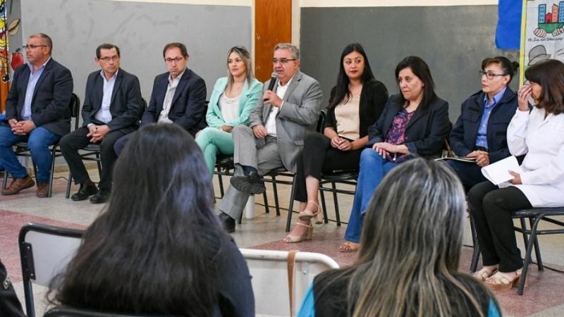 Jalil y Gabinete se reunieron con familias de estudiantes de la zona Norte