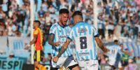 RACING DE CÓRDOBA, celebrando su pase a la final del Federal A.