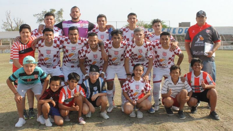 Coronel Daza goleó a “Defe” y espera rival en la “semi”