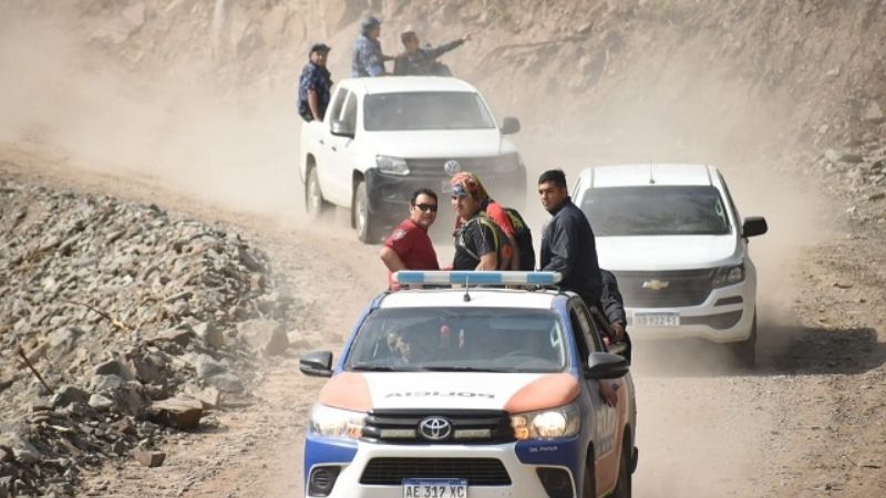 Más de 150 personas buscan a atleta extraviado